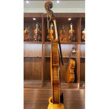 Trevlig flammad handgjord fiol för violinist