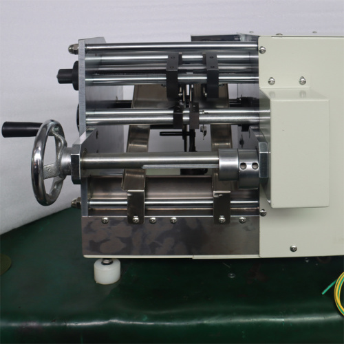 Taped component lead forming machine horizontal type