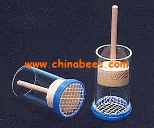 beekeeping tool Making-cage with plunger