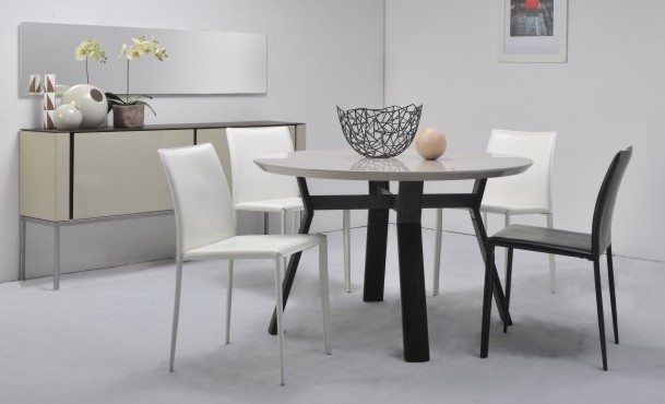 Round Wooden Dining Table with Grey Oak Legs (DT-WD125)