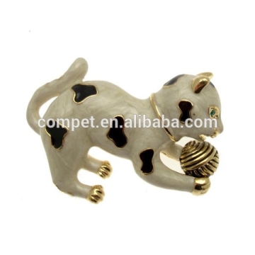 Custom-made Playful Gold Tone Enamel Cat Brooch with Ball