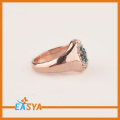 Nuovo oro rosa croce Crystal Finger Ring Design