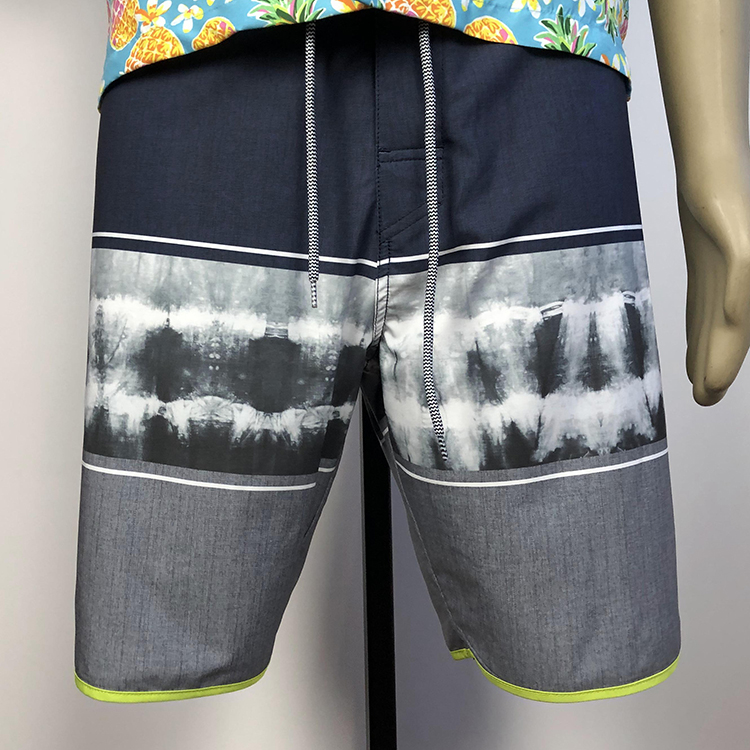 Shorts de plage masculins à motifs noirs personnalisés