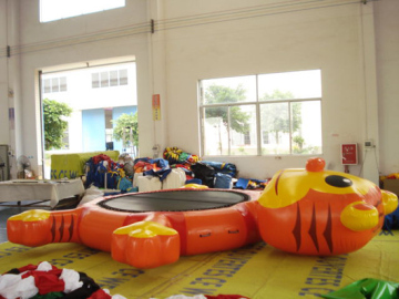 Inflatable Water Trampolin (AQ3104)