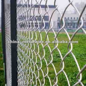 Galvanized diamond fence