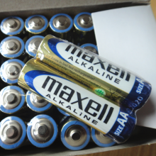 1.5V Maxell AA LR6 alkaline battery for toys