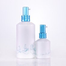زجاجة قطرة بيضاء أوبال مع مضخة الألومنيوم الأزرق