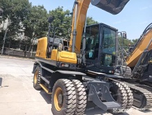 Used Wheel Excavator XCMG 15ton Excavator XE150WB