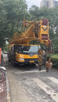 2021 Second hand mobile cranes QY80 for sale