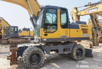 Used Hydraulic Excavator Machine XCMG XE210WB Price