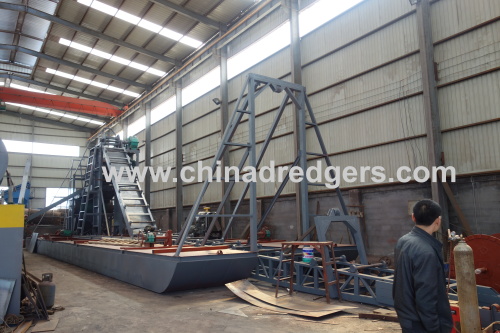 River iron sand dredging and seprating machine