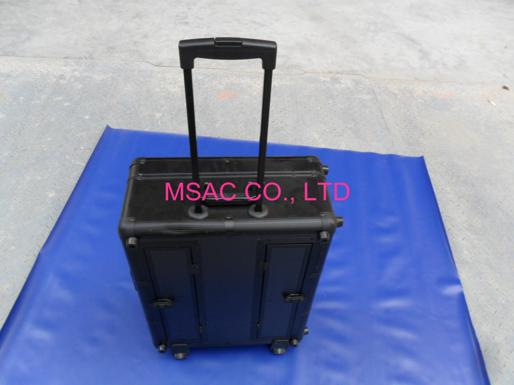 Black Aluminum Trolley Case For Makeup Artist , Pro Makeup Case With Lights