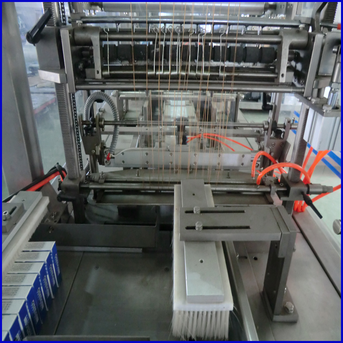 Heat Sealing Automatic Packaging Machine , Food Pack Machine For Perfume Box