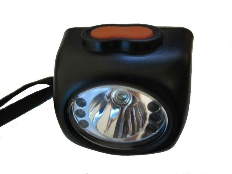 3.7V 100 lm Zoom Cree Led Headlight Waterproof , High Power Led Mining Cap Light