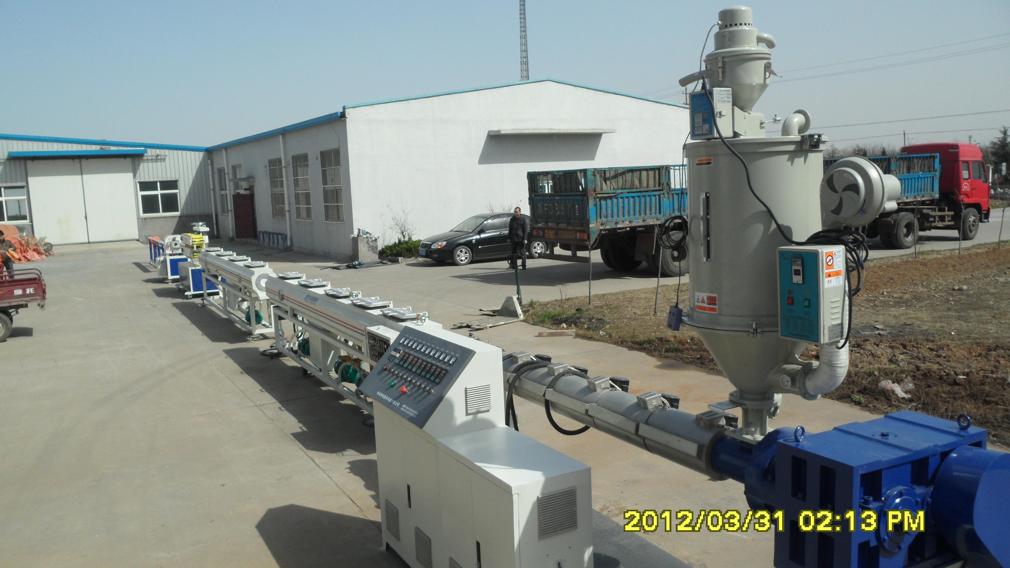 16-1600mm Vacuum Feeder HDPE Pipe Extrusion Line For Sewage Pipe