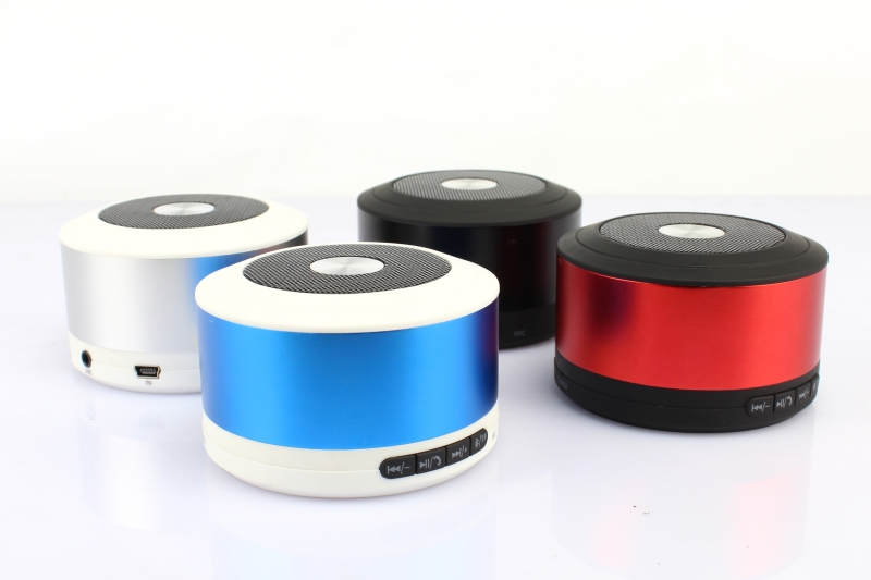 Cylindrical Wireless Portable Bluetooth Speakers For Cell Phones