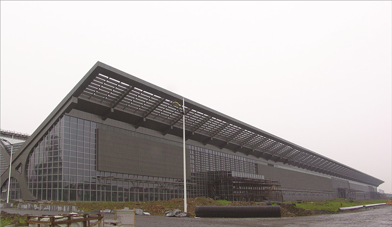 Glass and Aluminum Curtain Wall