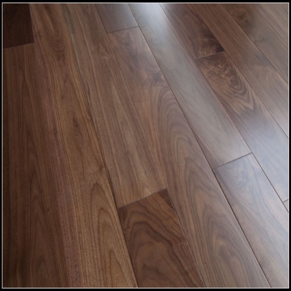UV Lacquered Engineered American Walnut Timber Flooring