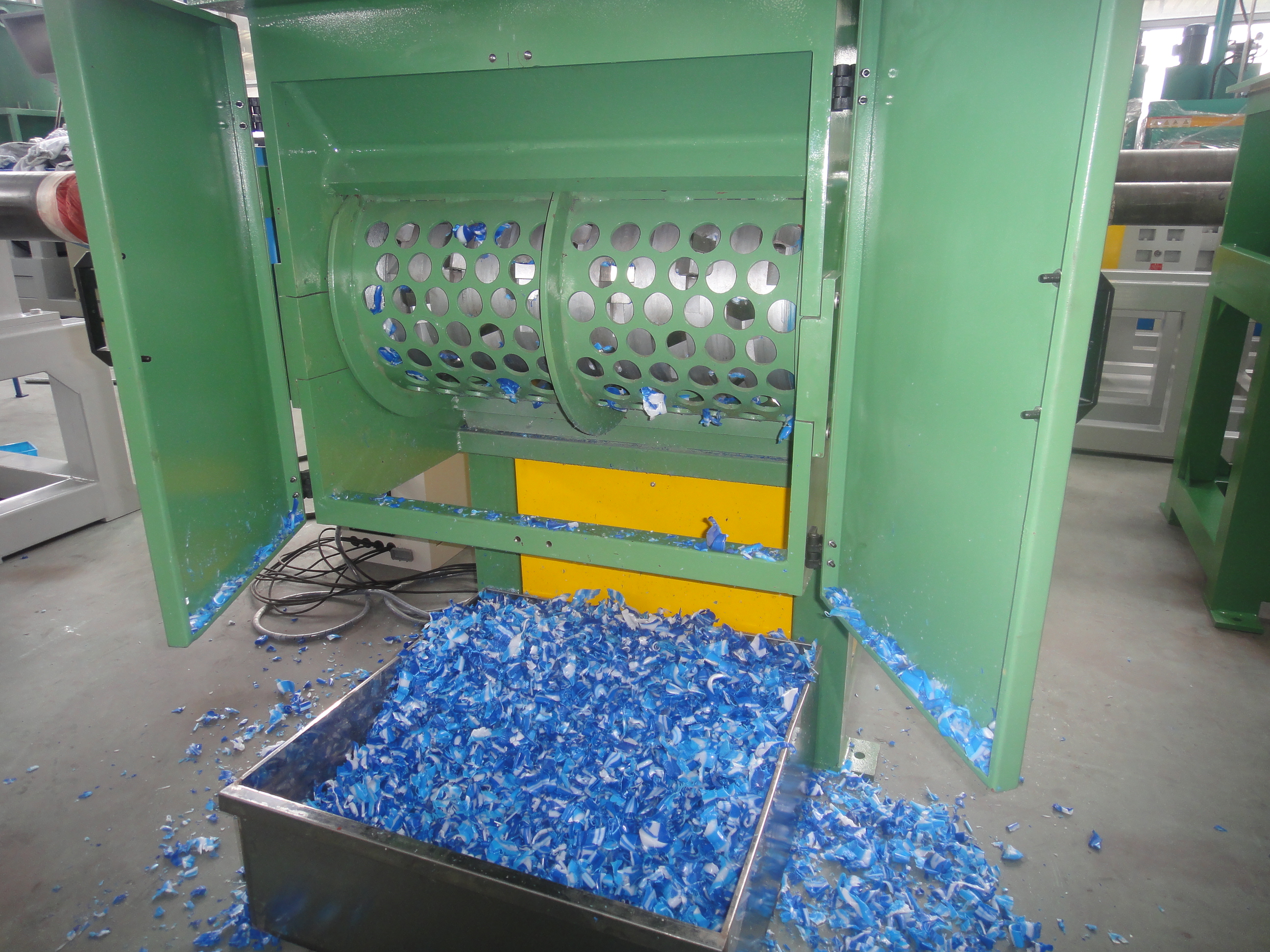Déchiqueteur en plastique PP / PE bon marché de déchets LDPE PP/PE cheap waste ldpe plastic shredder