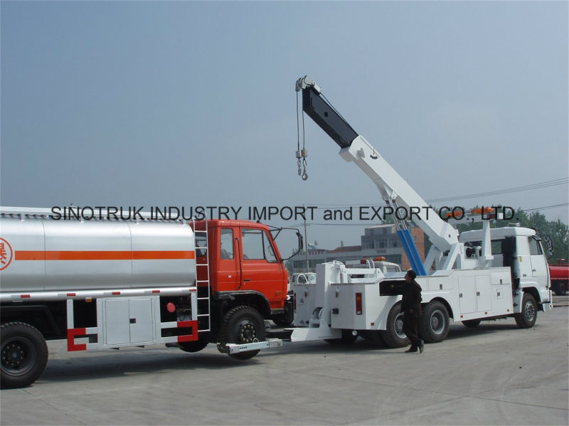 Top Quality HOWO Road Rescue Tow Truck with Tow Crane