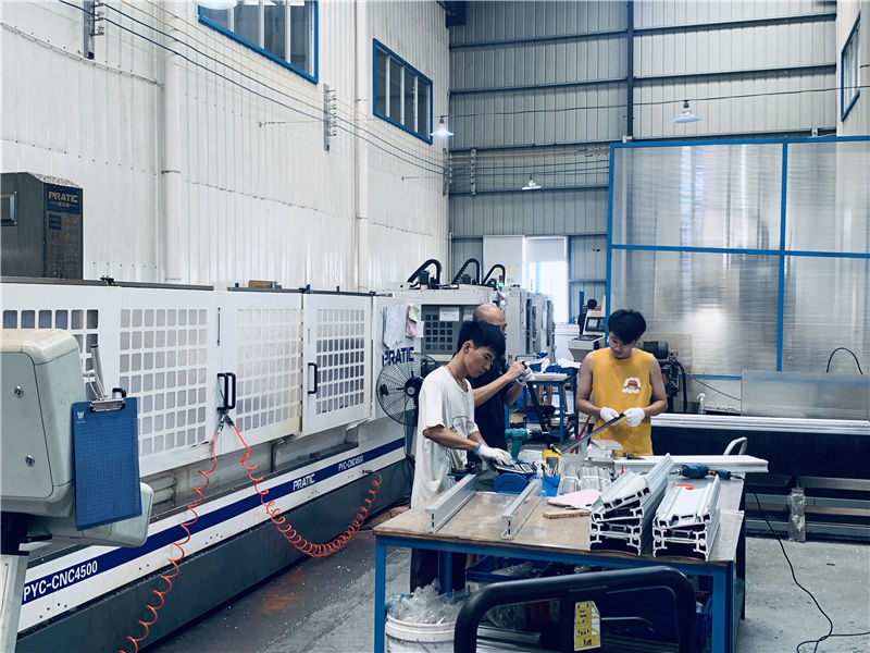 Built-in sliding table module Built-in sliding table module