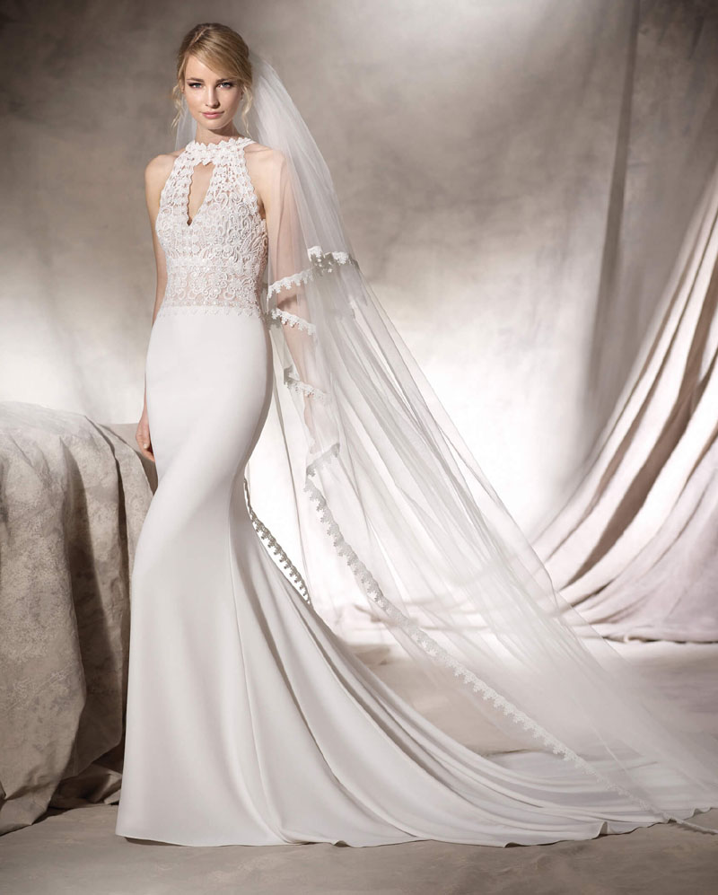 Elegant Guipure Bodice Mermaid Wedding Dress with Halter Neck