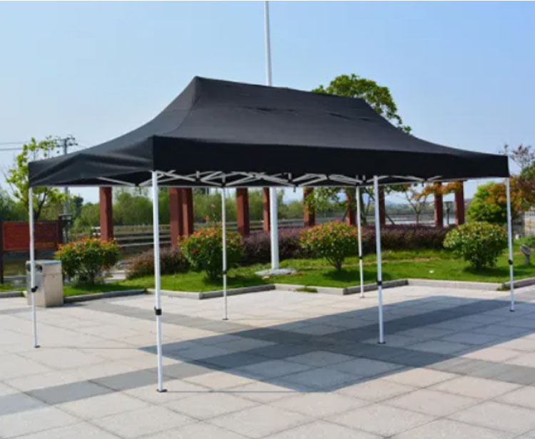 schwarzes Zelt black tent