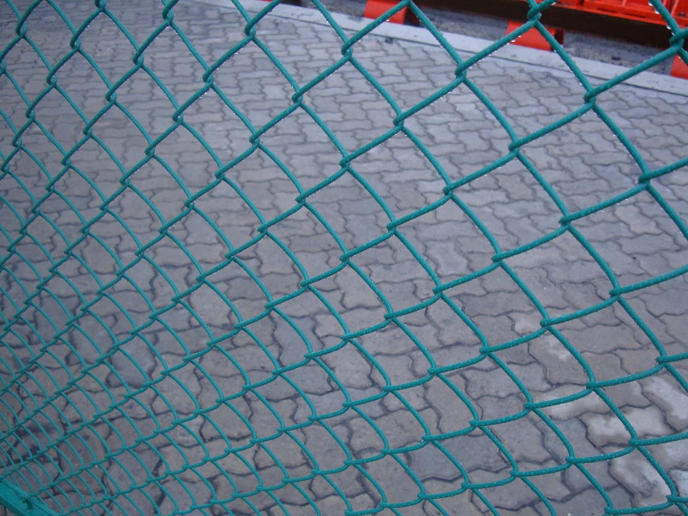 chain link fence