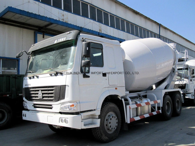 Professional Supply HOWO Cement Mixing Truck of 12m3