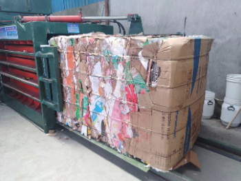 EPM80 PLC Kawalan Manual Belting Plastik Horizontal dan Baler Straw