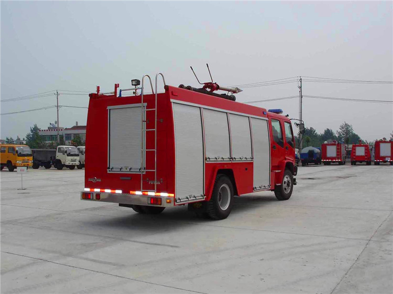 Isuzu 3000liter/3cbm Water Tank Fire Fighting Truck