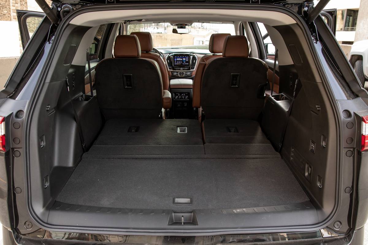 chevrolet-traverse-high-country-awd-2020-57-folding-seats--interior--trunk.jpg