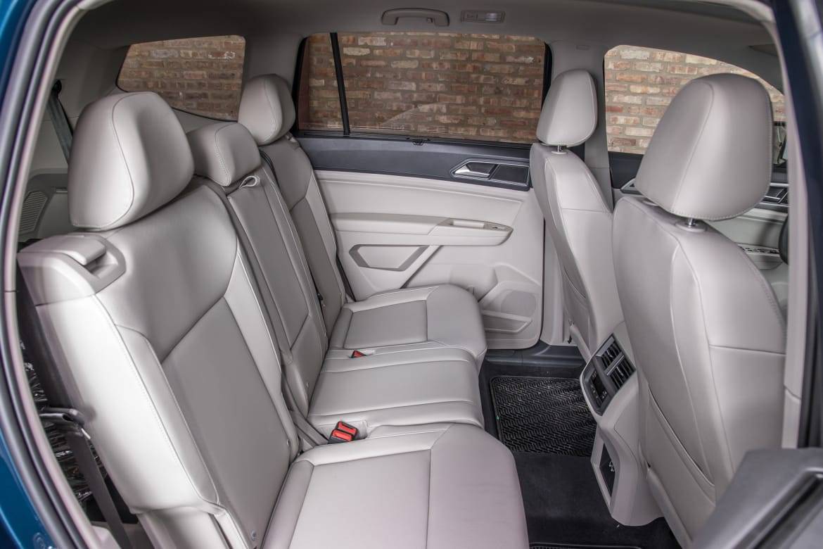 47-Volkswagen-Atlas-2018-interior.jpg