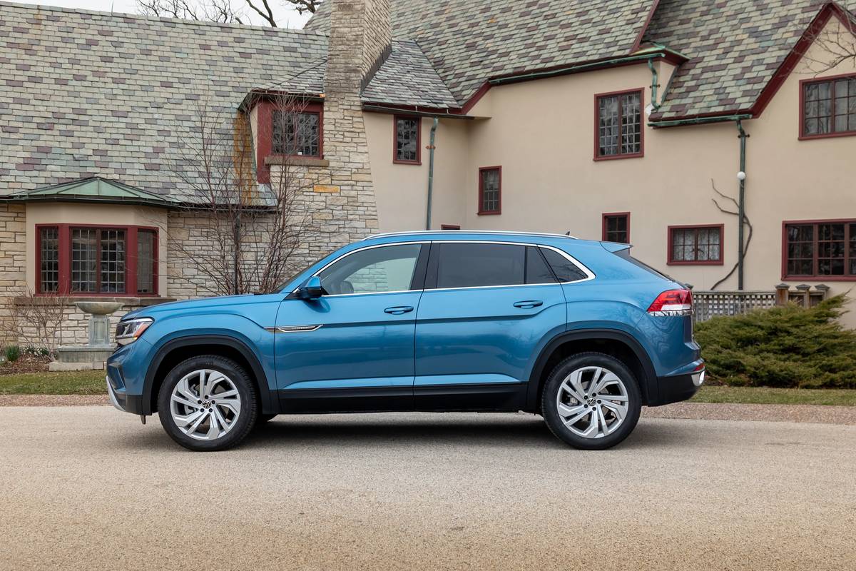 Volkswagen-Atlas-Cross-Sport-2020-03-Blue-Exteriör-profile.jpg