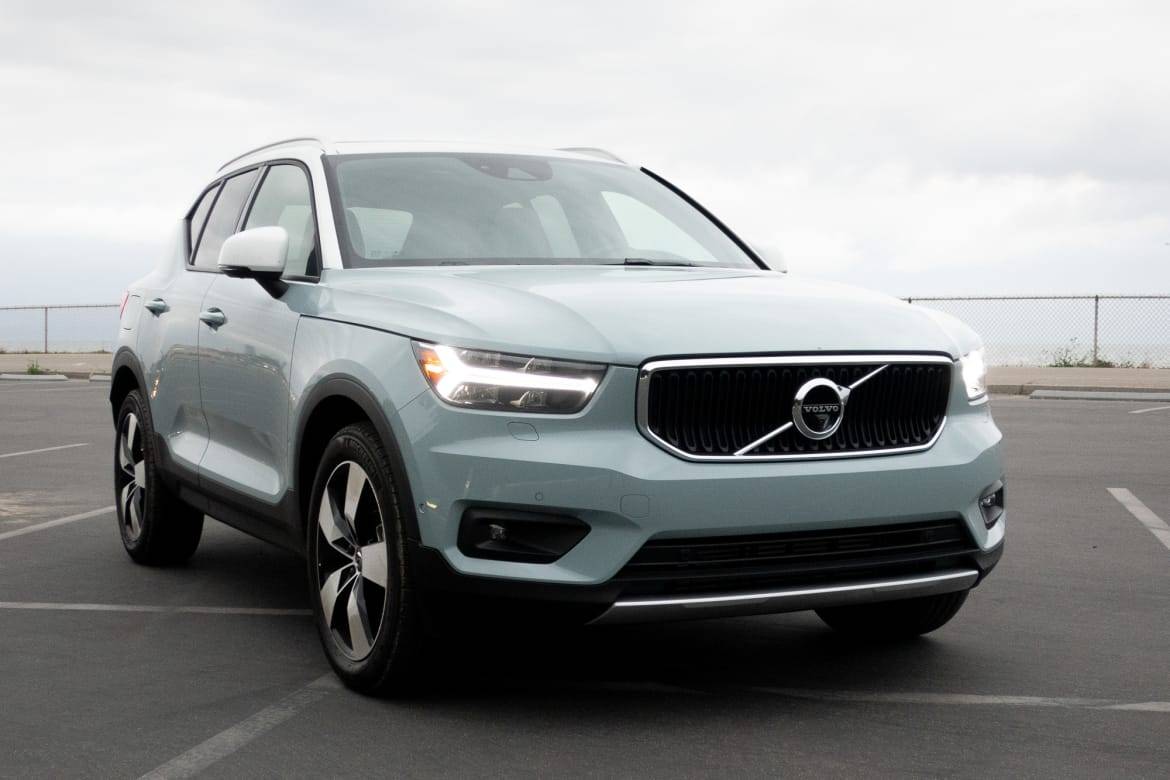 01-VOLVO-XC40-2019-BW.JPG