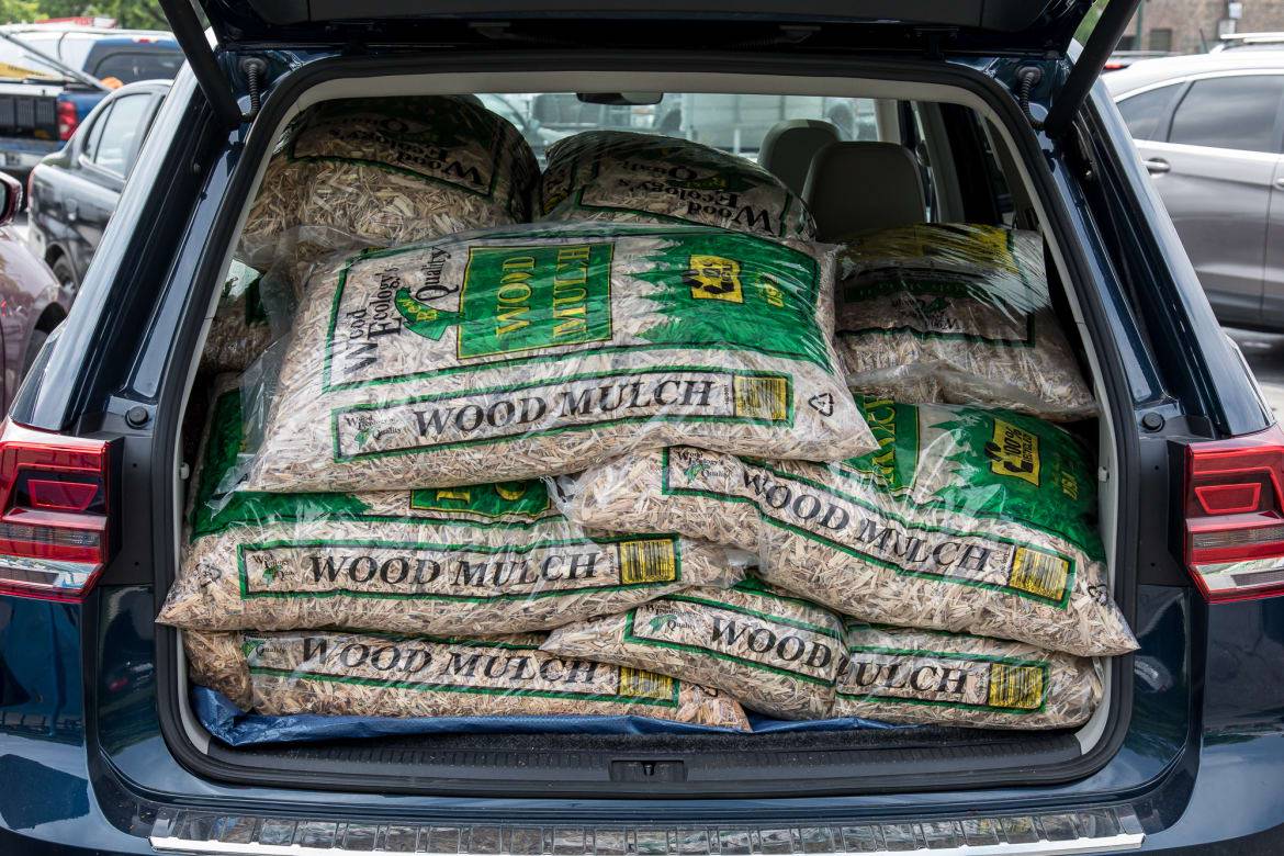 05-Pacifica-2017-VS-Atlas-2018-cargo- inre.jpg