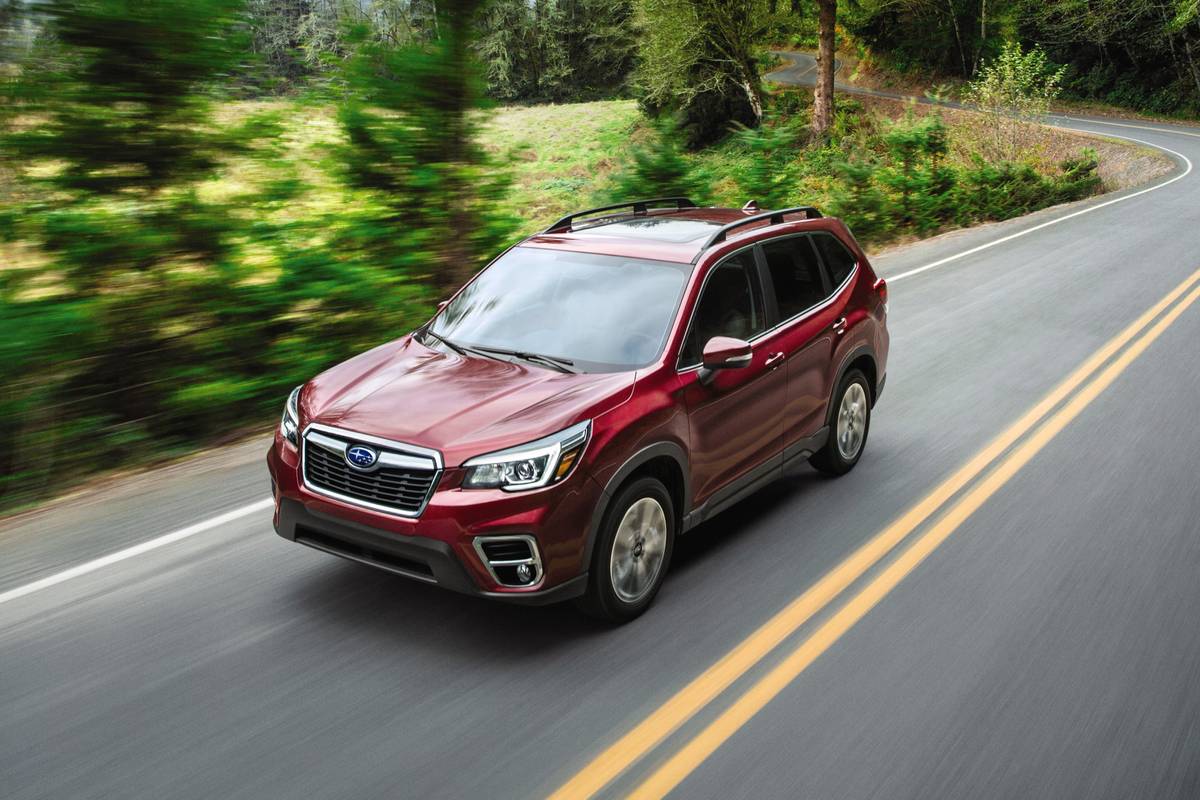 Comment les sièges d'auto s'installent-ils dans un Forester Subaru 2020?