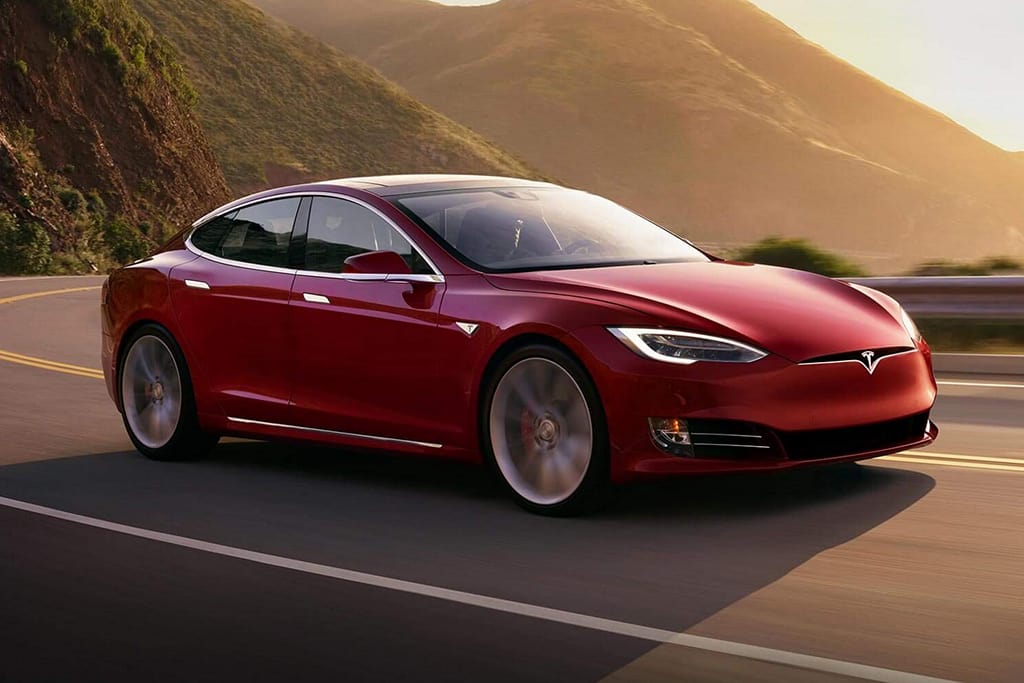 Tesla ajoute une nouvelle version de Model S qui atteint 60 mph en 2,5 secondes
