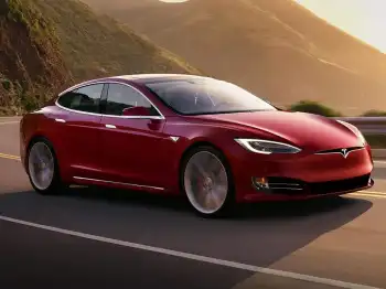 Tesla ajoute une nouvelle version de Model S qui atteint 60 mph en 2,5 secondes