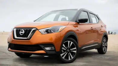 Tendangan Nissan 2018 dan 2019 Volvo XC40 adalah roh yang tidak mungkin sama