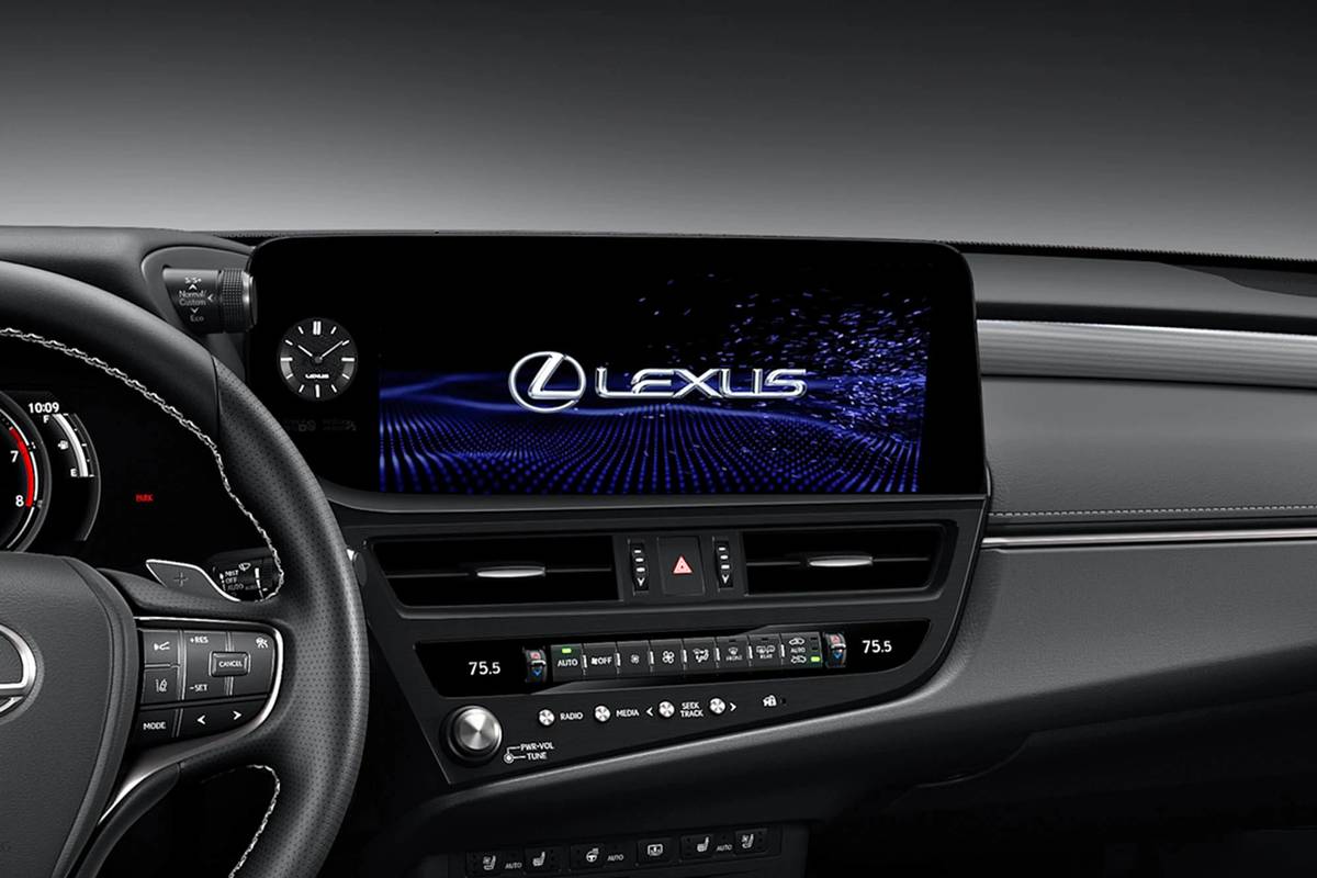 Lexus-ES-350-F-Sport-2022-OEM-02-center-stack-display-front-rad-inre-touchscreen.jpg