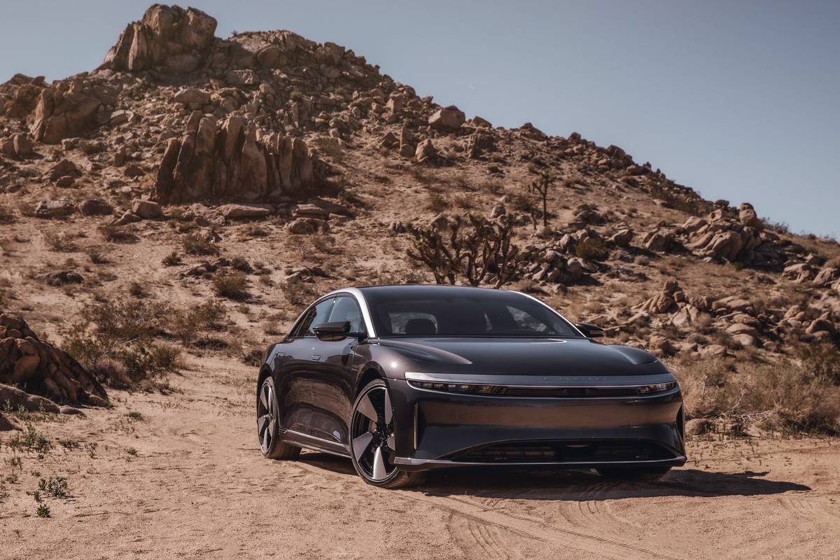lucid-air-grand-touring-performance-2022-002-black-exterior-front-angle-sedan