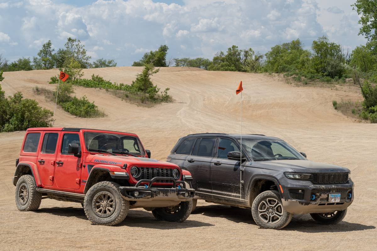 Jeep-Wrangler-20th-LIVER-RUBICON-4XE-2023-grand-cherokee-trailhawk-4xe-01-exteriör-grupp