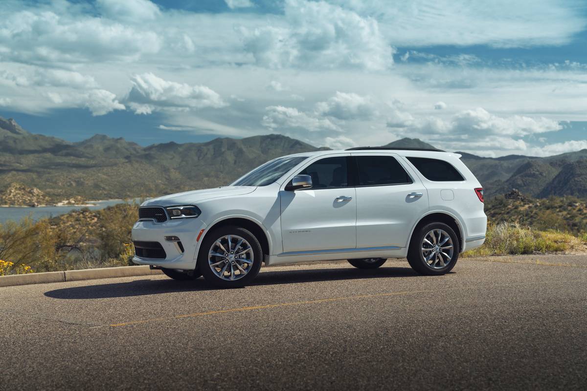 dodge-durango-2023-exterior-suv-towing-oem-03