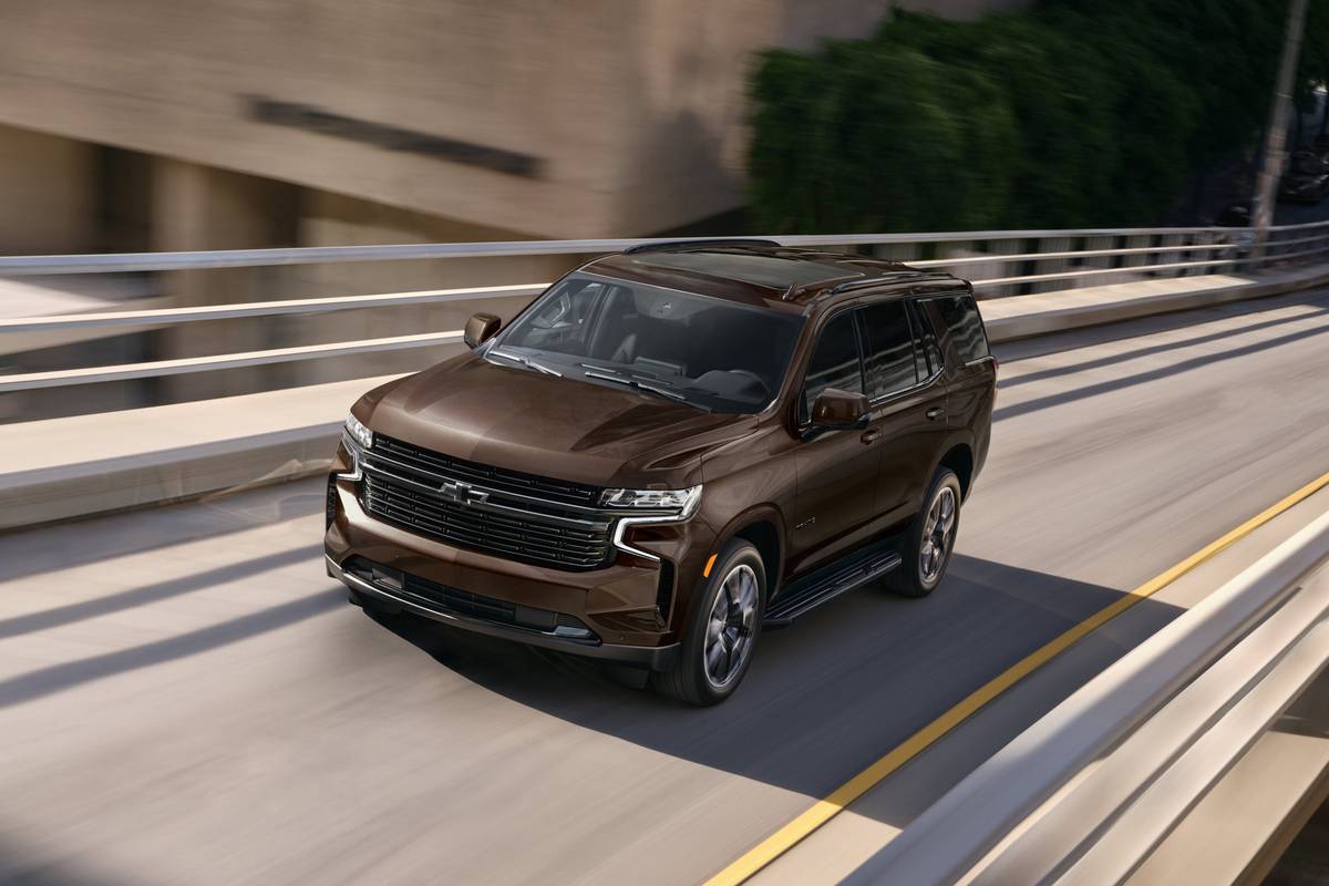 chevrolet-tahoe-2023-exterior-front-angle-oem