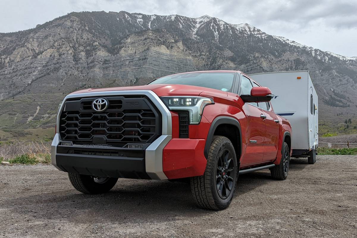 Toyota-tundra-2022-02-exteriör-front-vinkel