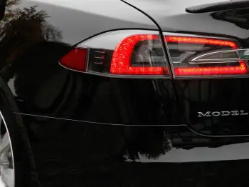 Consumer Reports appelle Tesla à désactiver les fonctionnalités du pilote automatique