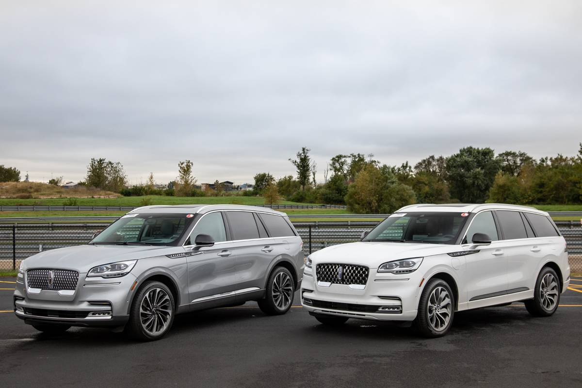 Lincoln-aviator-och-aviator-phev-2020-01-vinkel-exteriör-front-silver-white.jpg
