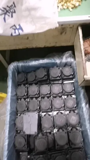 Soket Industri Industri 16A 230V 2p+Z IP441