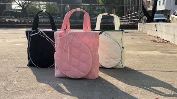 Q24-38 tennis bag